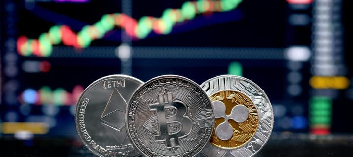 Bitcoin Holds Steady, Ethereum, Solana, Dogecoin Lead Monday Rally
